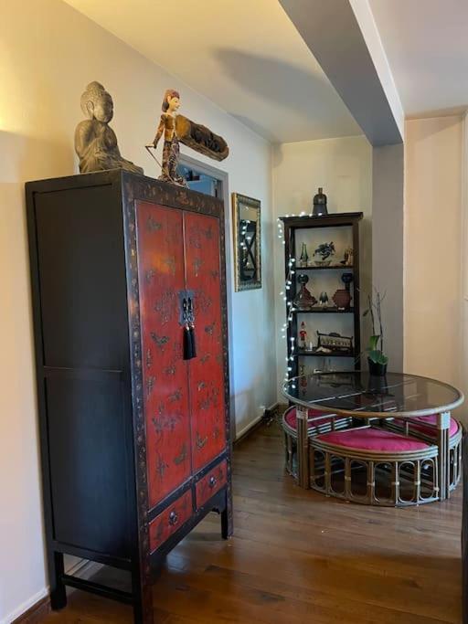 Appartement Sur Le Parvis De La Cathedrale ซ็องลิส ภายนอก รูปภาพ