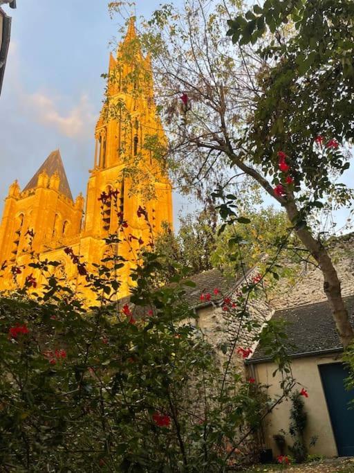 Appartement Sur Le Parvis De La Cathedrale ซ็องลิส ภายนอก รูปภาพ